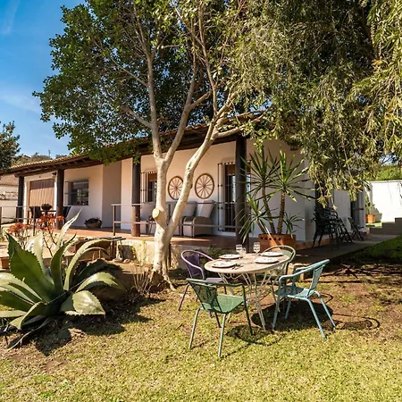 Beautiful In Gillena With Kitchenette Holiday home